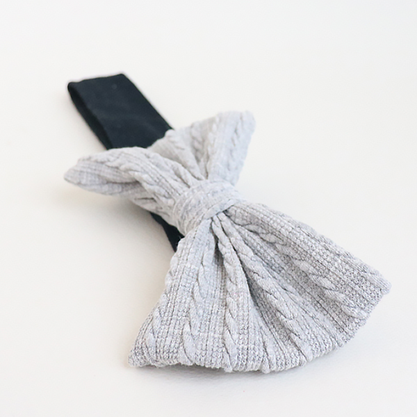 gray knit ribbon baby band