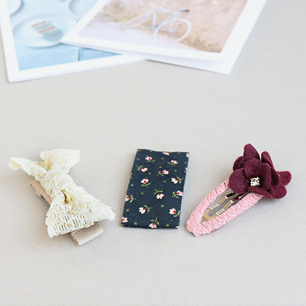 dainty lace hair clipset