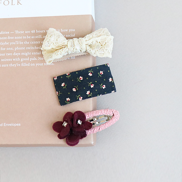 dainty lace hair clipset