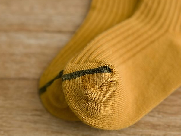 corrugated line socks (6 colours)