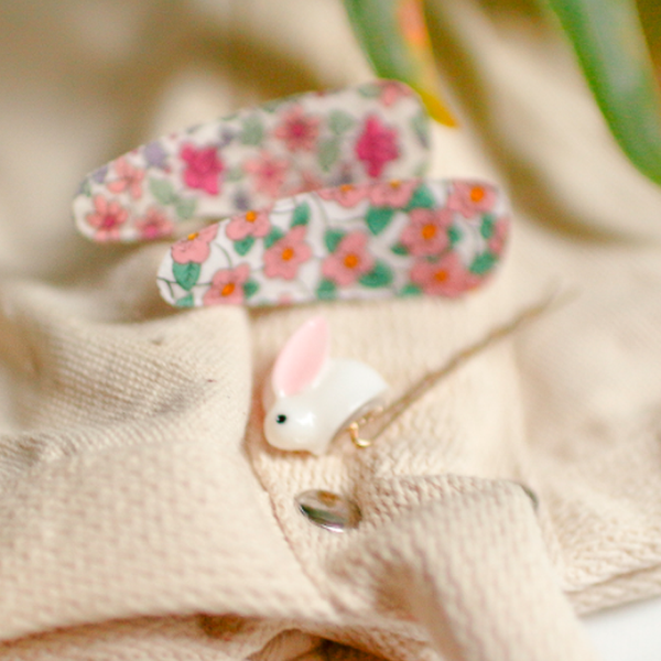 blooms bunny hair clipset